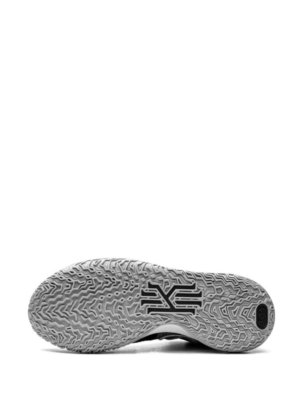 Nike  Kyrie Low 4 sneakers - Image 4